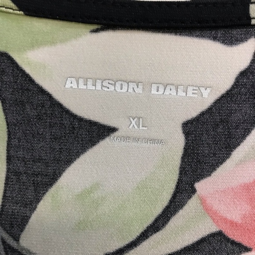 Allison Daley XL Top - Picture 4 of 4